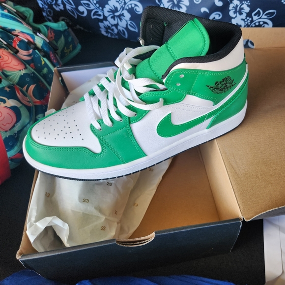 Jordan 2 - Picture 3 of 3